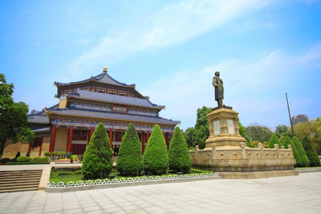 Royal Garden Hotel Guangzhou Bagian luar foto