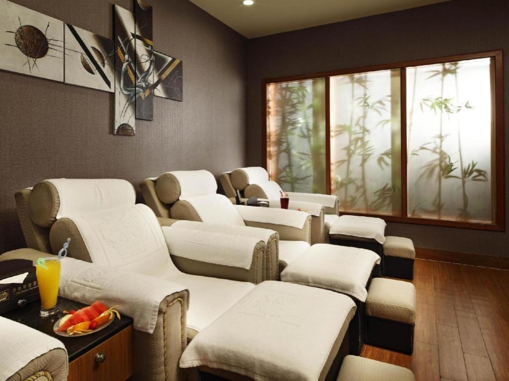 Royal Garden Hotel Guangzhou Bagian luar foto